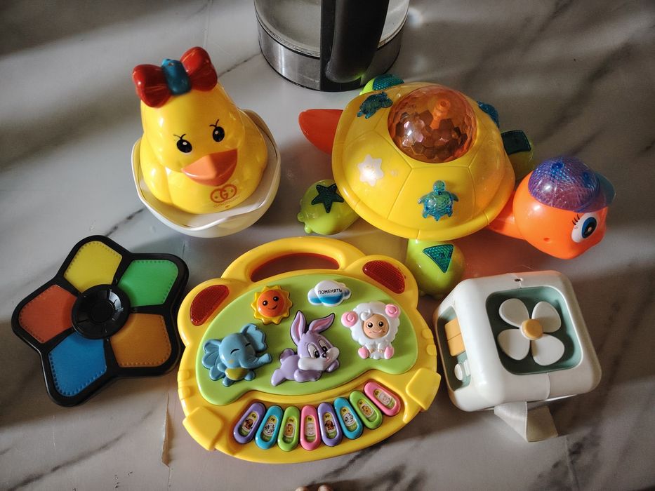 Развивающие игрушки от 6 месяцев до 7 лет.