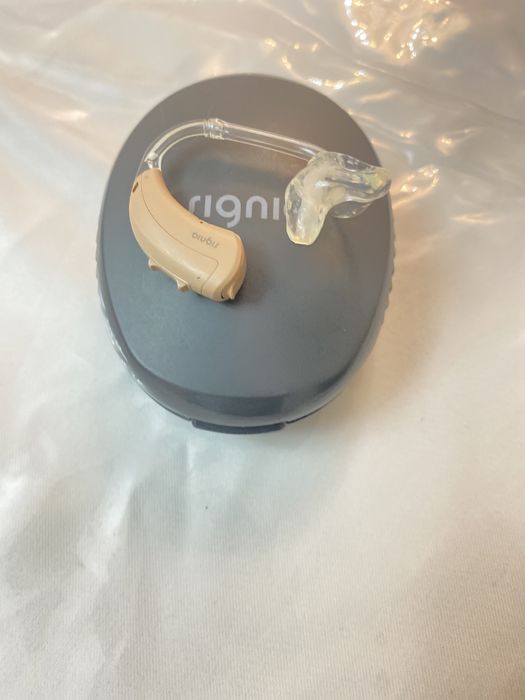 Срочно продам слуховой аппарат