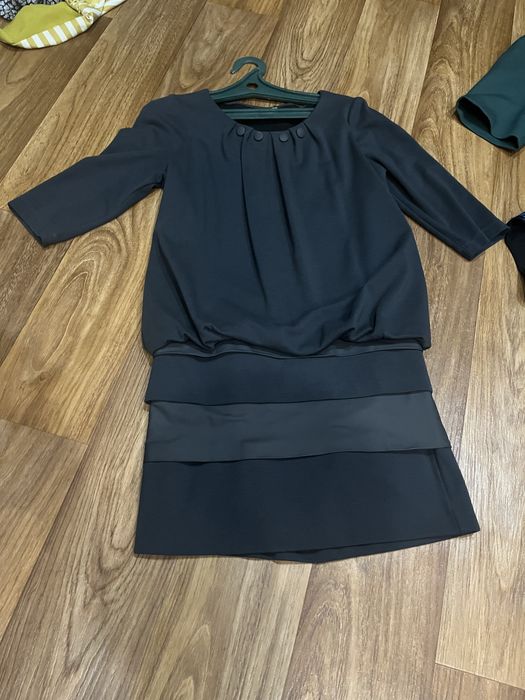 Продам вещи  платья , пальто