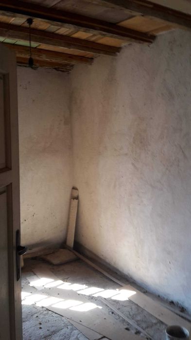 Продава двуетажна къща