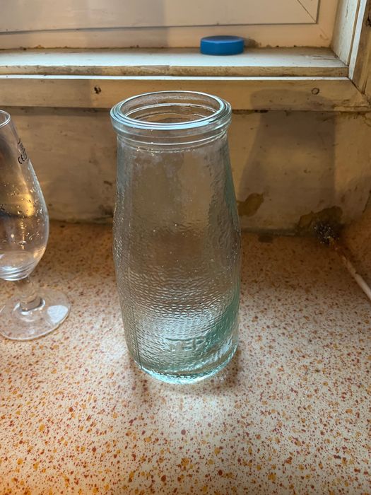 Стари компотени буркани