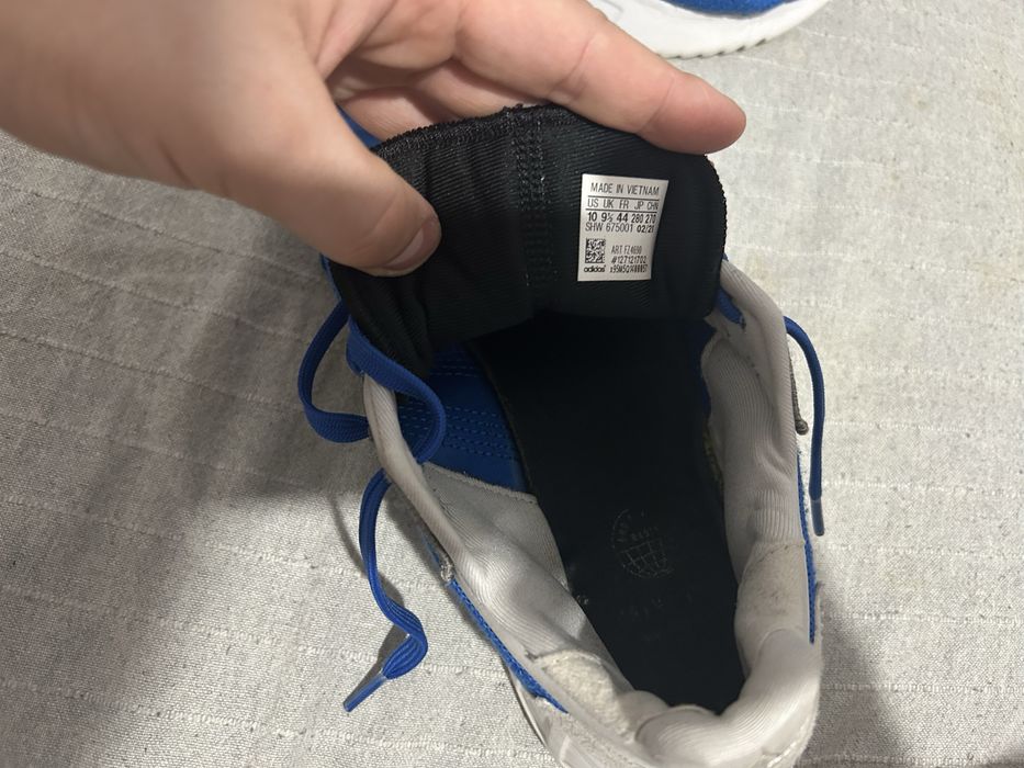 Adidasi adidas marime 44