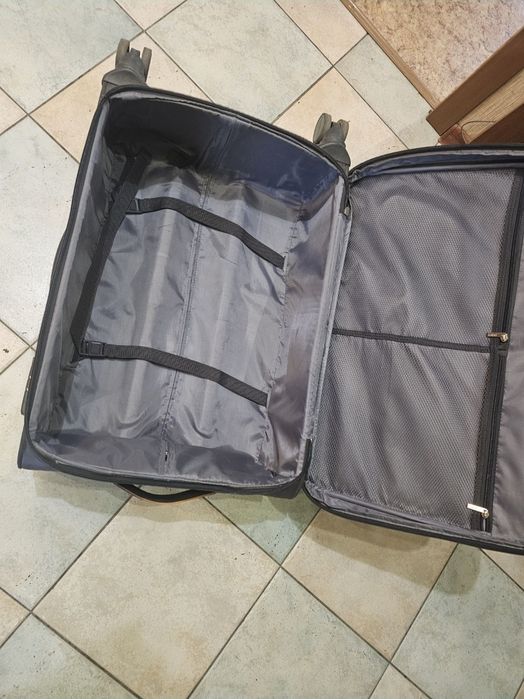 Чемодан средний 6000тг