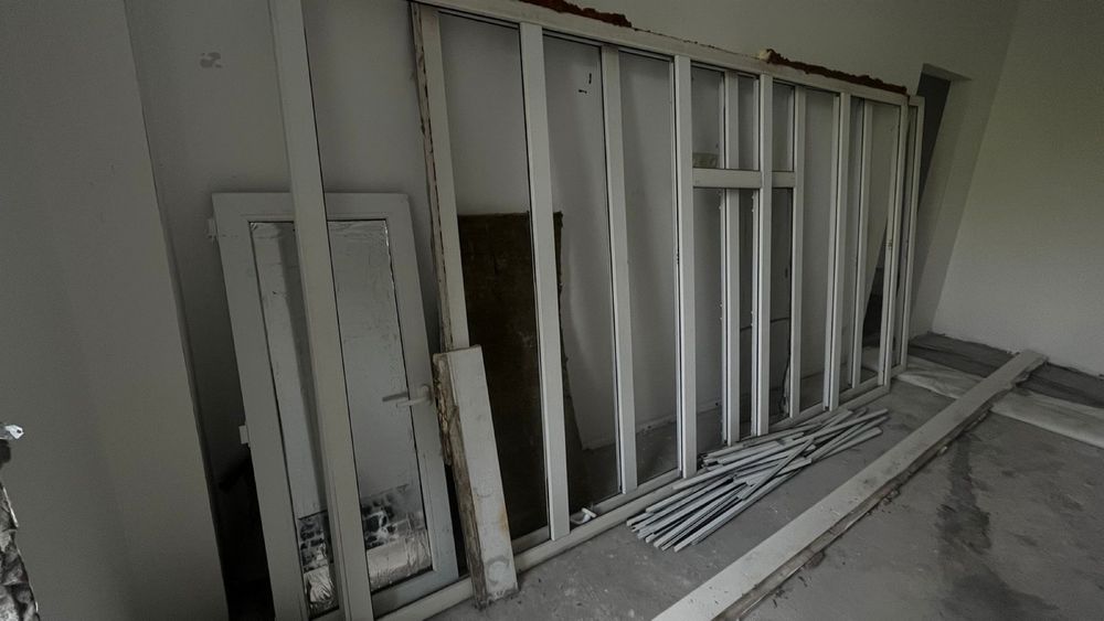 Продам пластиковое балконное окно!