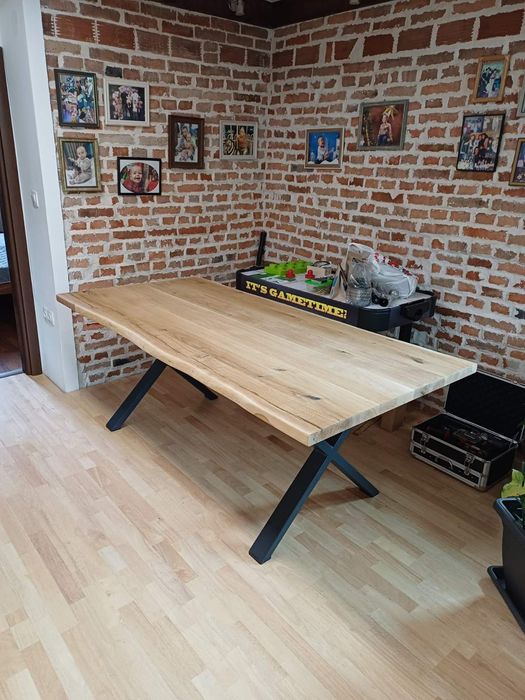 Масивна дървена трапезна маса