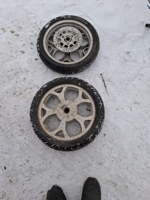 Продам колеса на скутер