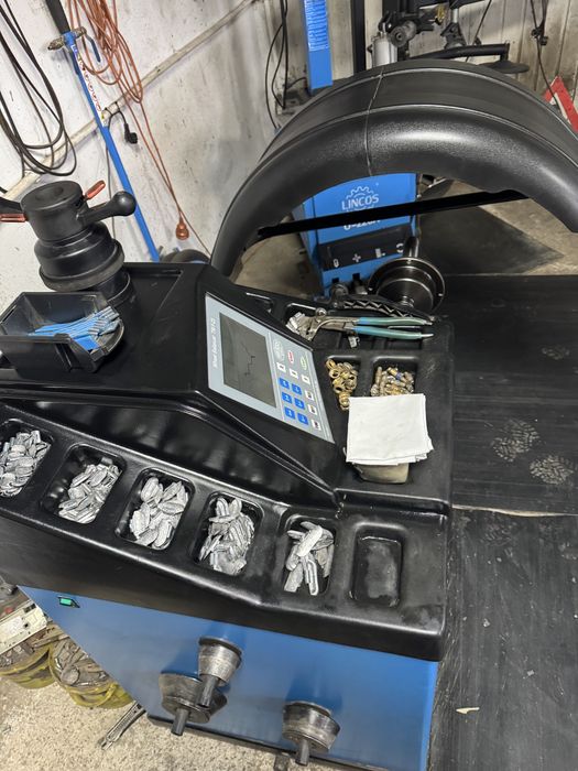 Masina de echilibrat roti TWIN BUSCH F-23