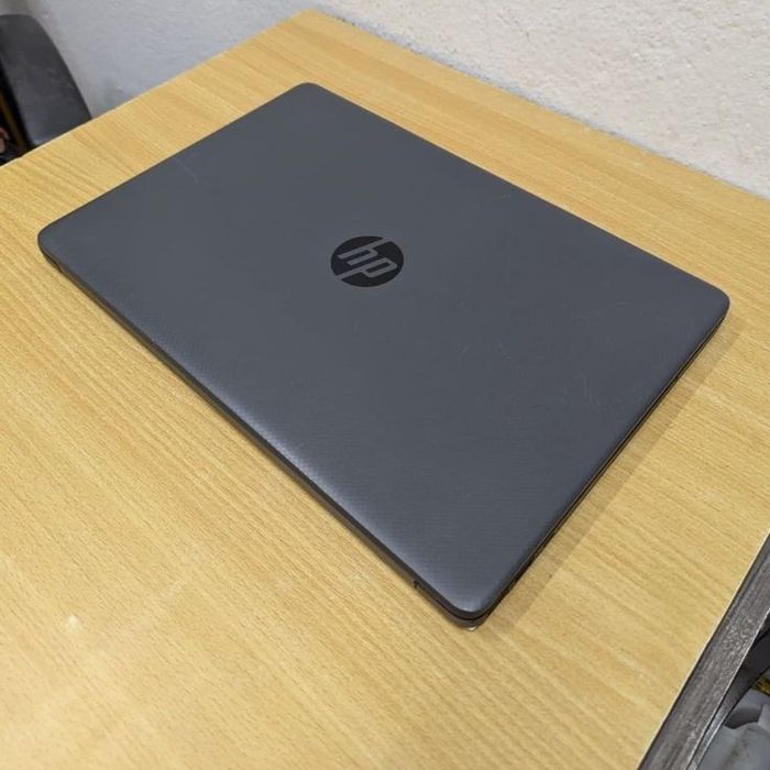 Ноутбук HP 255 G8