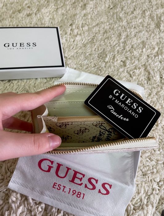 Portofel Guess roz