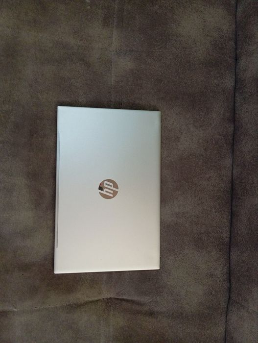 HP Pavilion 15 (Ryzen 3 5300U / 8 GB / Windows 11) идеальный