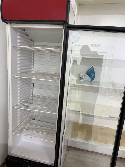 Холодильник витринный