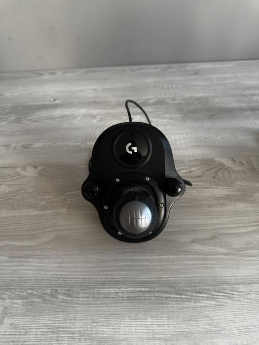 Добре Запазен Logitech g29 + Shifter за g29
