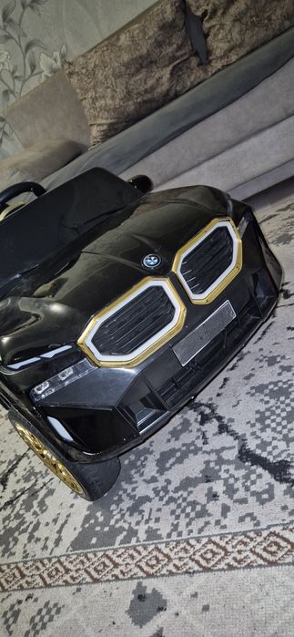 продам детскую машину BMW