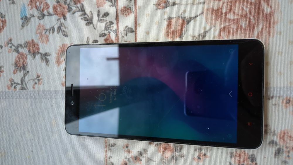 Продавам Xiaomi Redmi Note 2
