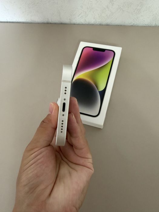 Продам Iphone 14