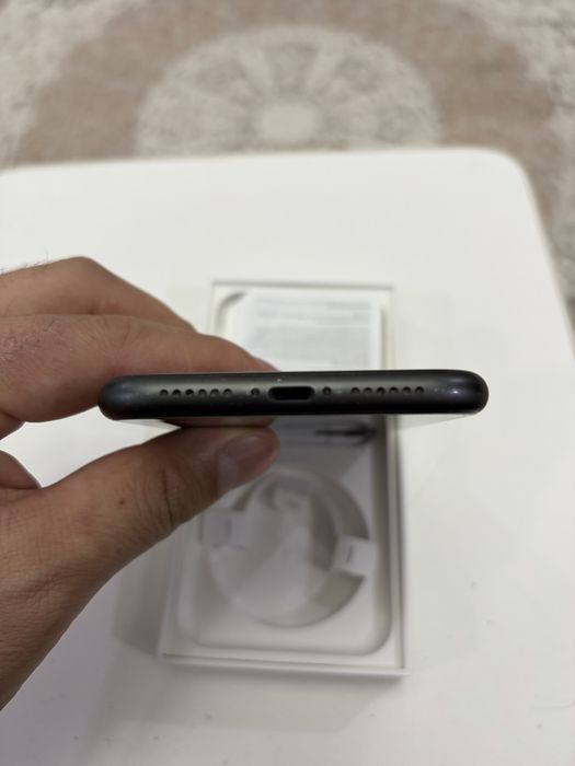 Продам iphone 11 64gb