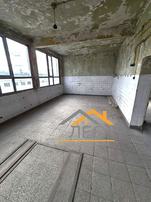 Дава се под наем Промишлена сграда в Севлиево - 335 кв.м за 1020 € - Снимка #1