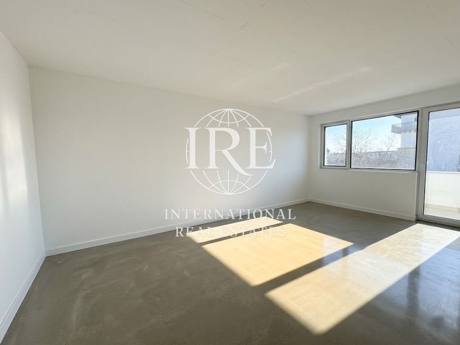 Продава се Тристаен апартамент в Добрич, Център - 108 кв.м за 638 €/кв.м - Снимка #2