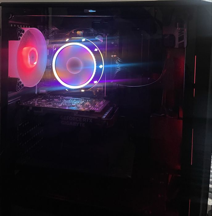Intel Core i5-12400F RTX 3050 16GB RAM 512GB SSD
