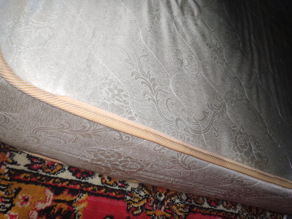 Отдам  матрас САМОВЫВОЗ