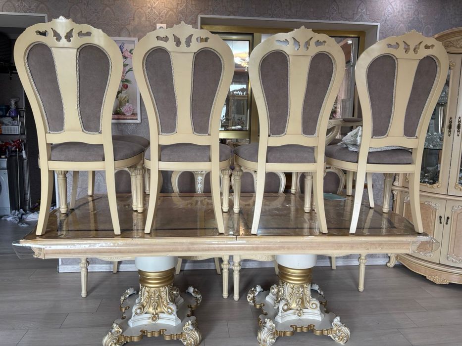 Стол , стулья ..