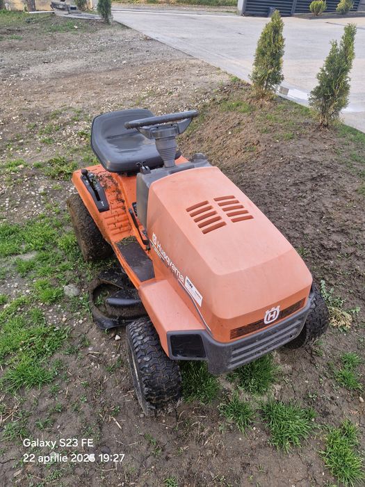 Tractorasi gazon