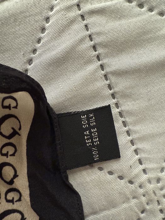 Елегантно шалче Guess