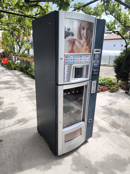 Комбиниран Вендинг автомат