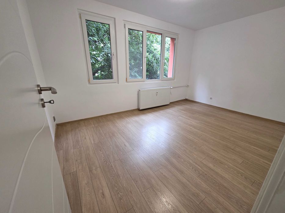 [Proprietar] Inchiriez apartament 3 camere Aleea Avrig (contract ANAF) (intersectie Bvd. Ferdinand cu Bvd. Mihai Bravu)