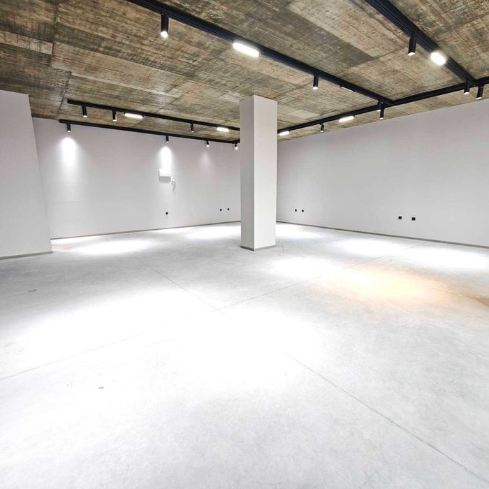 Магазин на оживена улица -  от собственик 180 кв.м