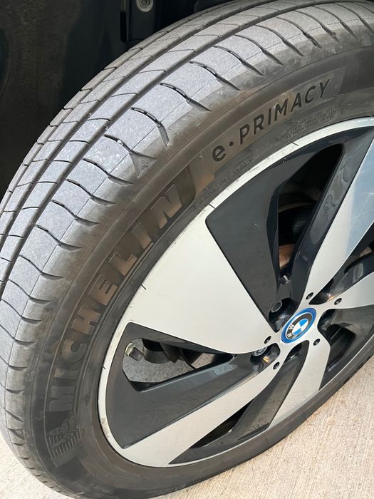 Летни и зимни гуми за BMW i3