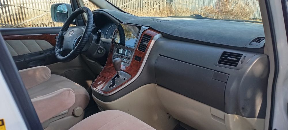 Toyota Alphard 2002