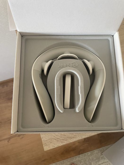 Jeeback Neck Massager G20 — шейный массажёр-воротник
