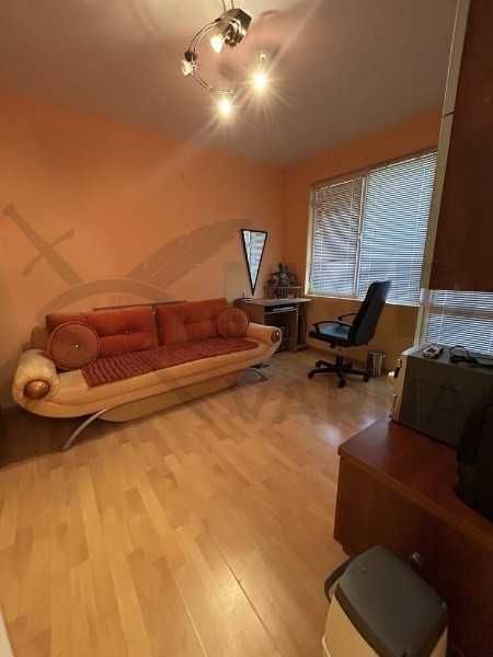 Дава се под наем Тристаен апартамент в Варна, ЖП Гара - 89 кв.м за 750 € - Снимка #4