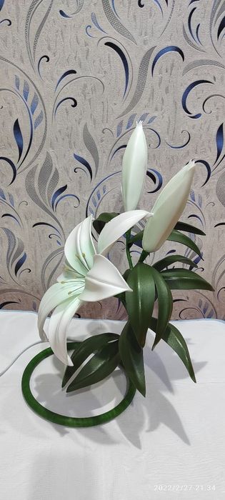 Лилия светильник