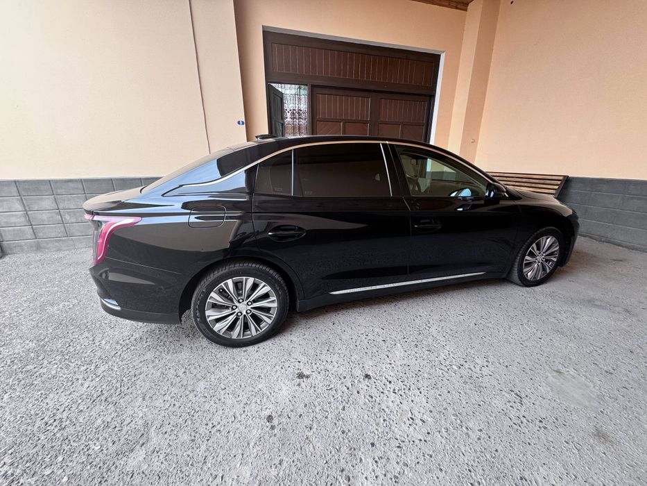 Honqi EQM 5 Arenda suhoy