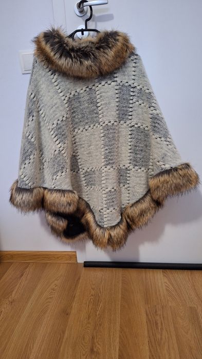 Sal / Pelerina cu blanita