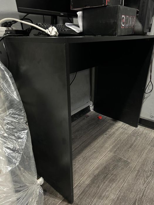 Продаю писменные столы