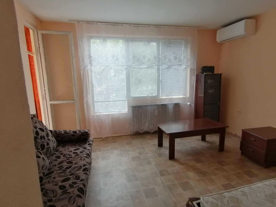 Дава се под наем Едностаен апартамент в Пловдив, Гагарин - 40 кв.м за 255 € - Снимка #1