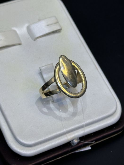 Золото 585  Кольцо Масса: 3,9