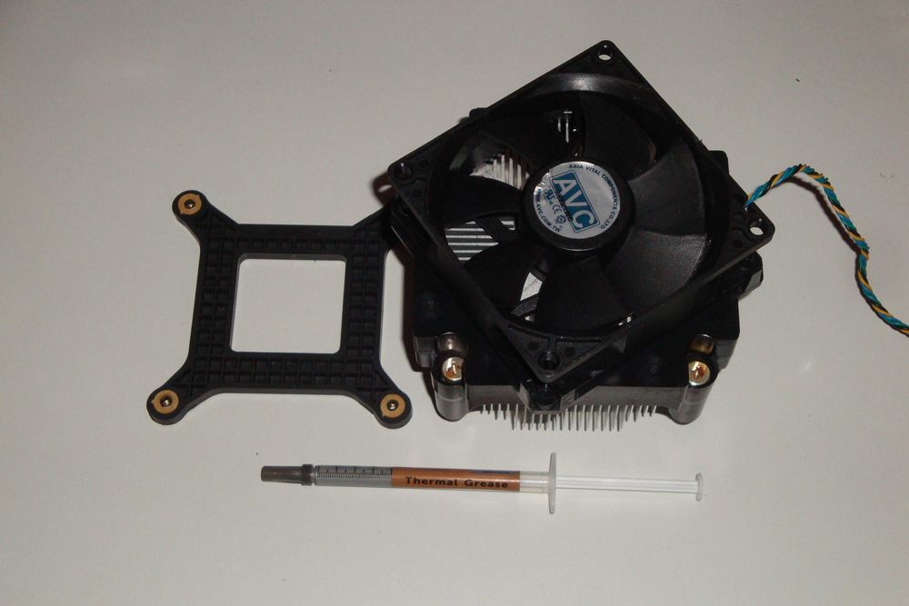 Cooler procesor intel LGA 775 prindere suruburi backplate + pasta