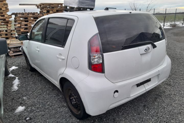 Dezmembrez Daihatsu Sirion 2