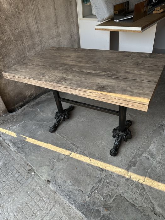 Холна маса нова с метални крака