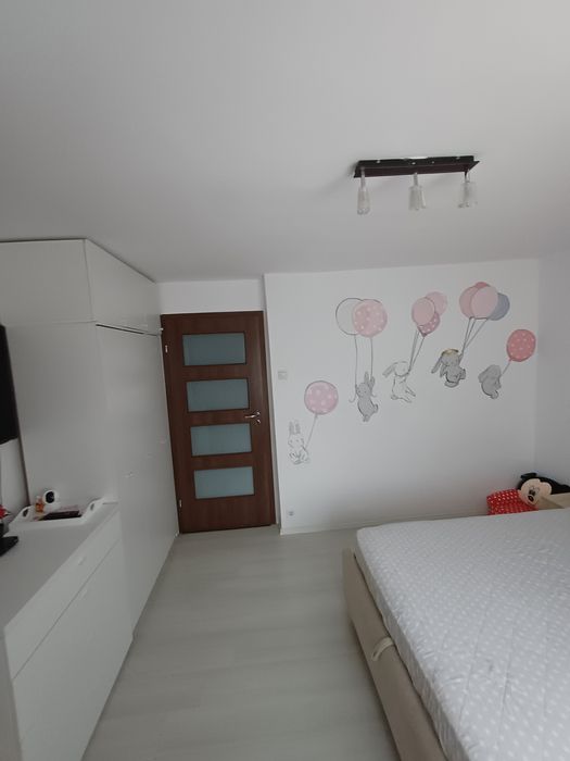 2 dormitoare Otopeni centru – mobilat complet, parcare inclusă, etaj 1