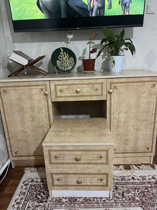 Комод ия 2 тумбочка сатылады