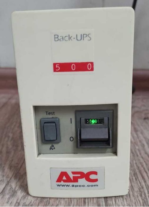 ИБП APC Back-UPS 500VA — (установлен НОВЫЙ аккумулятор)