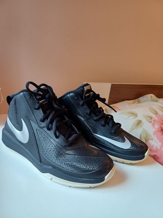 Нови маратонки Nike - номер37,5