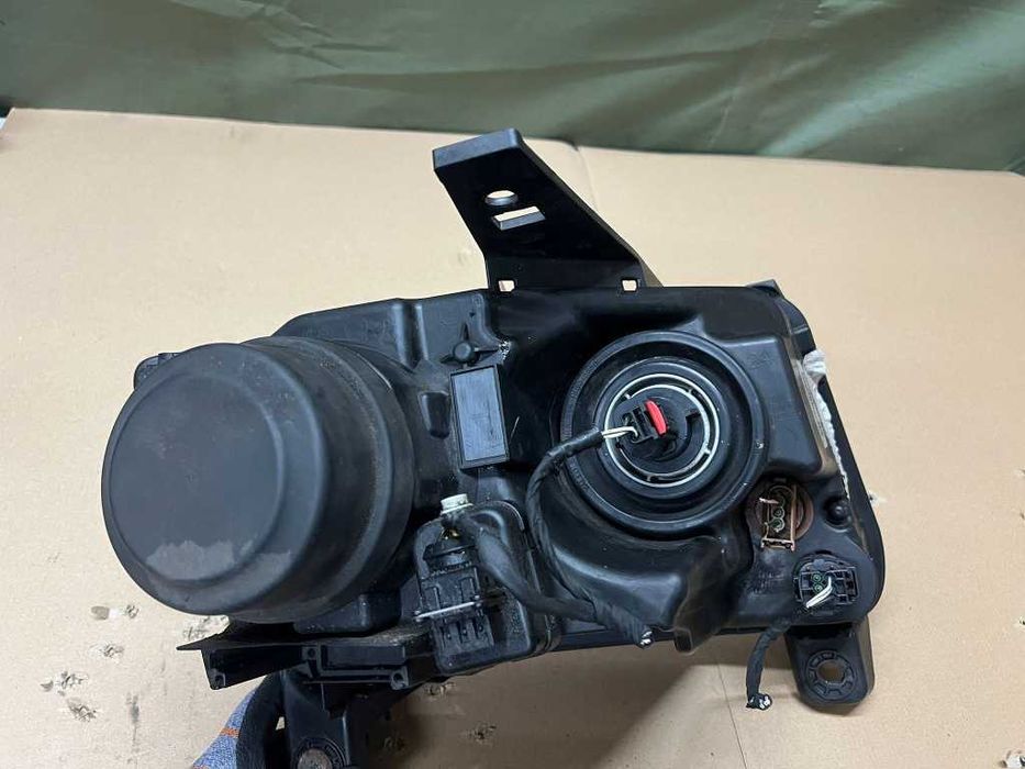 Far stanga dreapta cu lupa Jeep Compass 2012