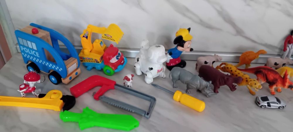 Ло от 50 бр.  детски играчки.