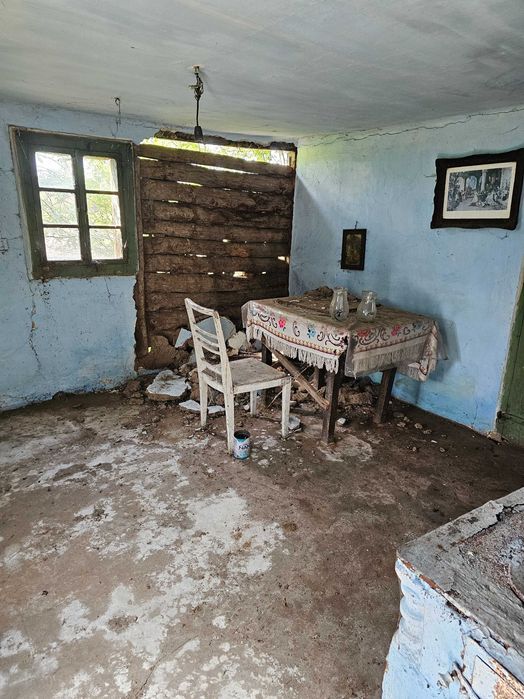 Vand casa cu gradina in sat Tela comuna Bata jud.Arad.